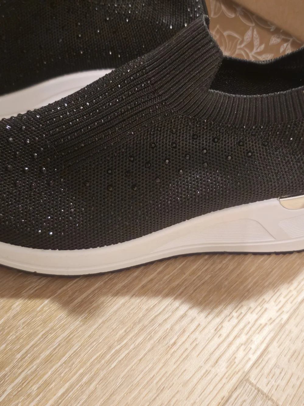 Tommy Bahama Black Slip-On Sneaker with Silver Heel Accent Size 6.5